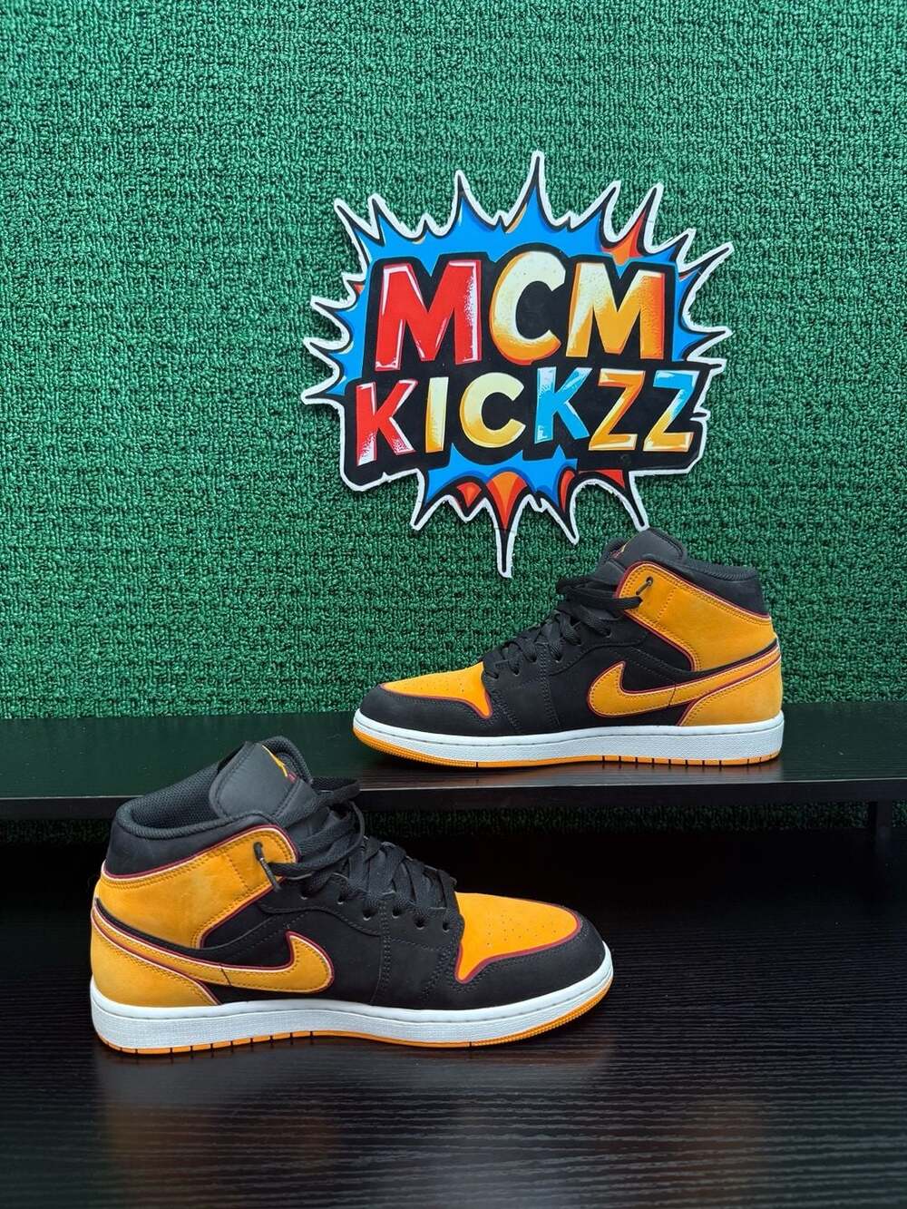 Air Jordan 1 Mid SE Black Vivid Orange Men’s Size 10.5 Pre-Owned - Picture 2 of 7